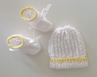 Premature Baby Gift Pack - Yellow colour : Cotton Booties and Beanie 1-3 pounds