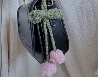 Adorno para coche de lirio de los valles hecho a mano en crochet