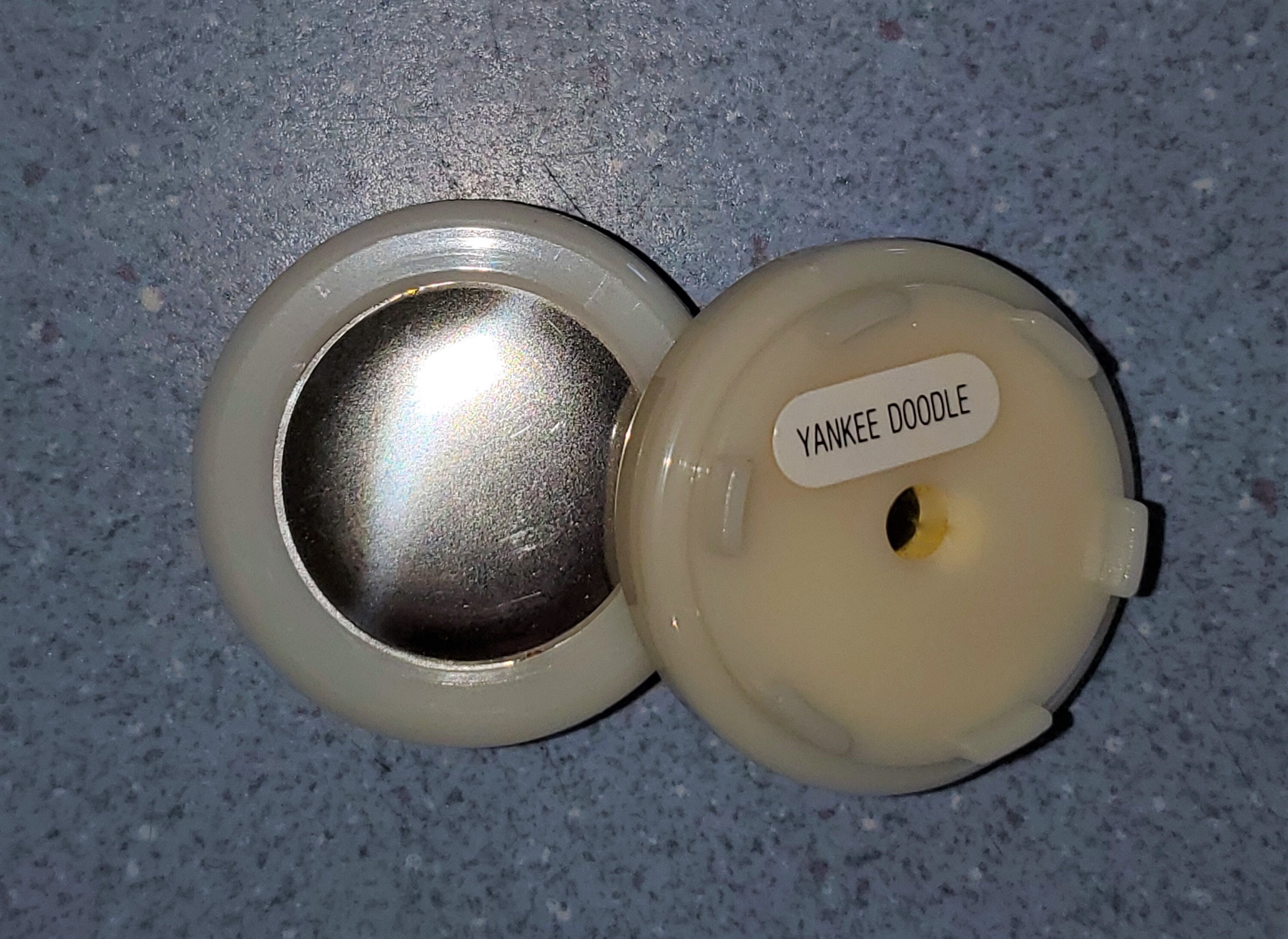 NOS Yankee Doodle Song Touch Button Music Box Plastic With Metal Button