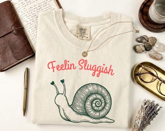 Camiseta de caracol Feelin Sluggish / Camiseta divertida de caracol, humor con juego de palabras de caracol, estilo retro Forestcore, colores cómodos,