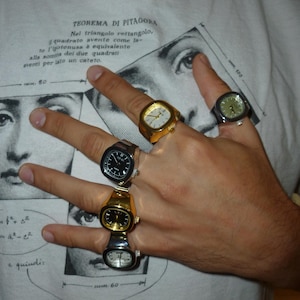 Fyrkantig vintageinspirerad klockring | Justerbar retroklocka | Statement-smycken | Unisex bild 2