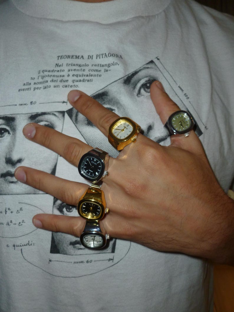 Fyrkantig vintageinspirerad klockring | Justerbar retroklocka | Statement-smycken | Unisex bild 2