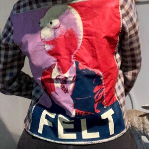 Die Jacke ist aus 75% Bio-Baumwolle und 5% Elasthan