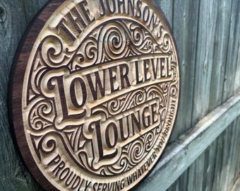 Enseigne personnalisée de salon de niveau inférieur, décoration murale de pub de sous-sol rustique, plaque pour homme des cavernes, cadeau pour lui, enseigne en bois de bar de divertissement rétro sous-sol
