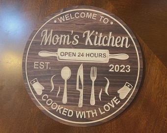 Plaque de cuisine personnalisée pour maman | Décoration murale de cuisine personnalisée | Décoration de cuisine familiale | Enseigne de cuisine rustique | Cadeau maman | Cadeau fête des mères