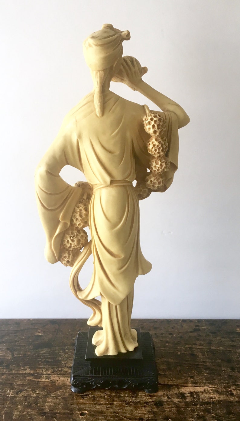 chinese resin statues