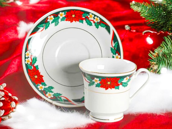 Vintage Tienshan China Christmas Dinnerware Set: Poinsettias and