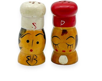 Vintage Miniature Wood Mr. and Mrs. Chef Salt & Pepper Shakers / Kitchen and Serving / Collectible