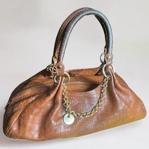 Vintage Perlina Brown Croc-embossed Leather Handbag: Gold  display picture 3