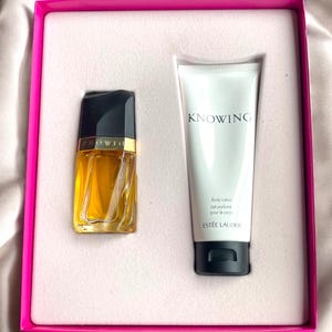 Estee Lauder Knowing Duo Gift Set | Eau de Parfum 75ml + Body Lotion 100ml | New in Box | Luxurious Feminine Fragrance Gift
