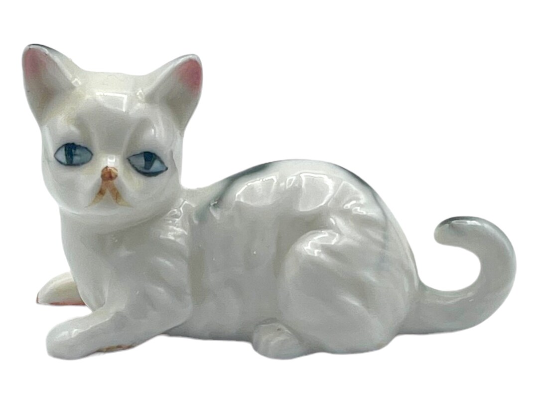 Vintage Miniature Cat Figurine Japan Handpainted / White Cat Porcelain