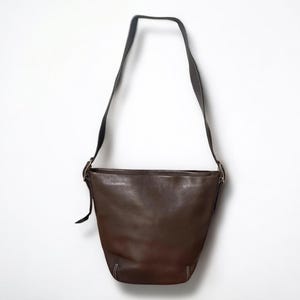 Vintage Coach #9186 Legacy Soho Bucket Leather Bag / Dark Brown Leather / Adjustable Strap / Top Zipper Closure / Interior Zipper Pocket