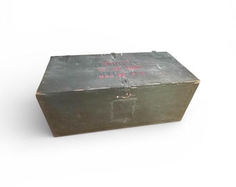 Baúl militar vintage verde oliva de 1986 / Baúl de madera de la Texas Trunk Company / Baúl de almacenamiento con letras rojas / Decoración industrial