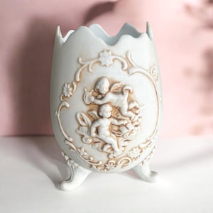 1950s Lefton Victorian Cherub Egg Vase: 3-Footed Porcelain Decor