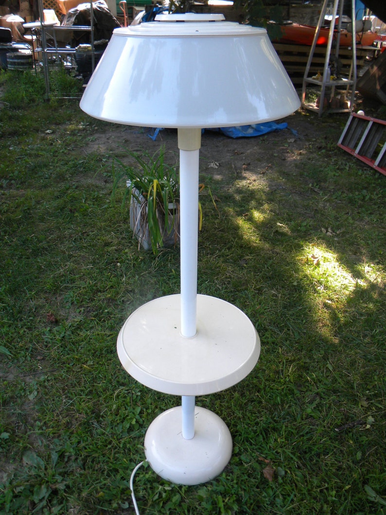 Scarce Great Shape Vintage Mid Century Olympia Indoor Outdoor Patio Floor Lamp Table
