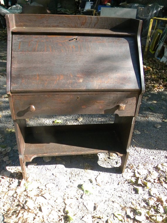 Good Shape Vtg Antique MISSION OAK DESK Stickley Era Pick Etsy good shape vtg antique MISSION OAK DESK stickley era pick up only - Good Shape Vtg Antique MISSION OAK DESK Stickley Era Pick Etsy