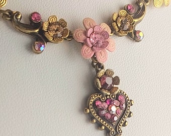 Collier coeur BRIDGERTON de style Régence en or rose et turquoise Orly Zeelon - Collier pendentif coeur antique royal