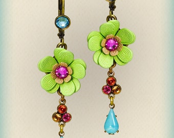 The Multi Petaled Floral Earrings - 207601-2402 Orly Zeelon