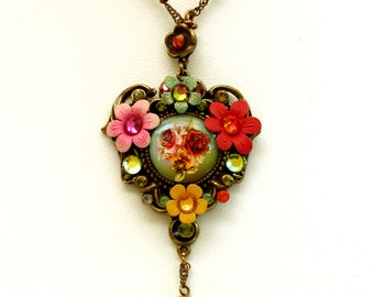 Bridgerton - Emerald Red Green Chic romantic Victorian Heart Cameo Pendent Necklace -heart necklace
