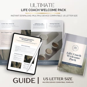 Puede incluir: Un paquete de bienvenida digital para Life Coach, con una tableta con un lápiz óptico, un folleto y una guía abierta. La tableta muestra una lista de recordatorio de preparación de la sesión. La portada del folleto dice "Life Coach Welcome Pack". El texto "ULTIMATE LIFE COACH WELCOME PACK" está en la parte superior.