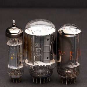 3 Vintage Vacuum Tubes, Radio Electron Tubes, Audio Amp or Amplifier Tubes 6LE8, 17BS3A, 38HE7 07304