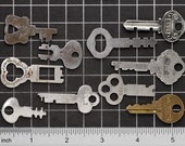 Vintage Brass and Steel Keys, Flat Keys, Old Keys Great for Jewelry Making, Industrial and Mixed Media, Art Craft Supplies 04966