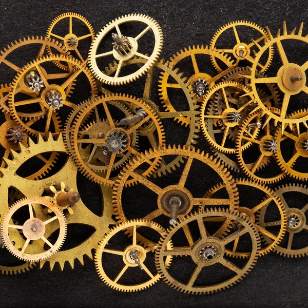 24 Vintage Pocket Watch Gears, Mixed Lot of Wheels, Cogs, and Gears Made from Steel and Brass, Steampunk Clockworks & art Supplies 08045