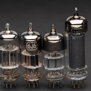 4 Vintage Vacuum Tubes, Radio Electron Tubes, Audio Amp or Amplifier Tubes 6EW6, 6J6, 12AQ5 07207