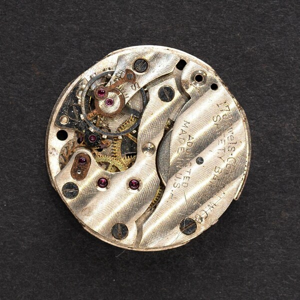 Vintage Pocket Watch Movement With Gears and Genuine Ruby Jewels - Central Watch Cº - 17 Jewels - Steampunk Art Supplies 07347