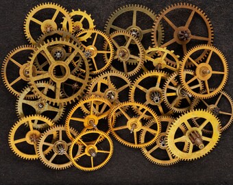 24 Vintage Pocket Watch Gears, Mixed Lot of Wheels, Cogs, and Gears Made from Steel and Brass, Steampunk Clockworks & art Supplies 08082