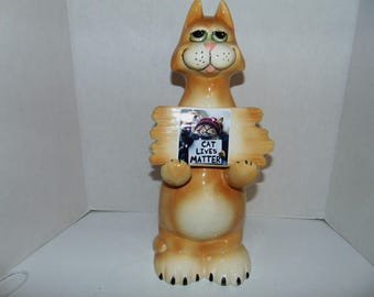 Hand Painted Ceramic Cat Welcome Statue and Sign with Cat live matter