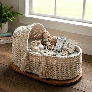 Crochet DIY Moses Basket For Dolls Pattern, Large Toy Storage Basket, Thick Yarn Wooden Base Moses Basket PDF