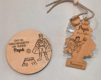 Regalo festa del papà personalizzato | Accessori auto uomo | Gadget originale super papà | Disco orario, profumatore alberello magico legno