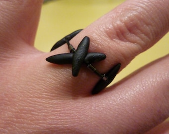 Zombie Stitch Severed Finger Ring - Halloween Smycken av Weirdly Cute