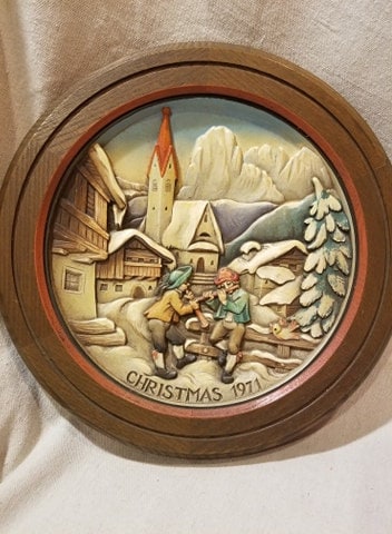 2 ANRI CHRISTMAS 1981 & 1982 LIMITED EDITION CARVED PLATES