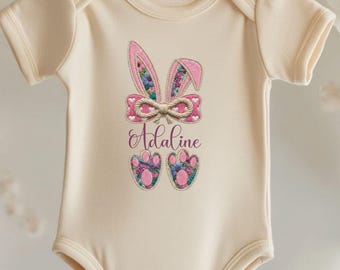 Spersonalizowane body niemowlęce w kształcie króliczka wielkanocnego, spersonalizowane imię, kokardka z uszami króliczka, wielkanocny kombinezon niemowlęcy, wiosenny prezent dla dziecka
