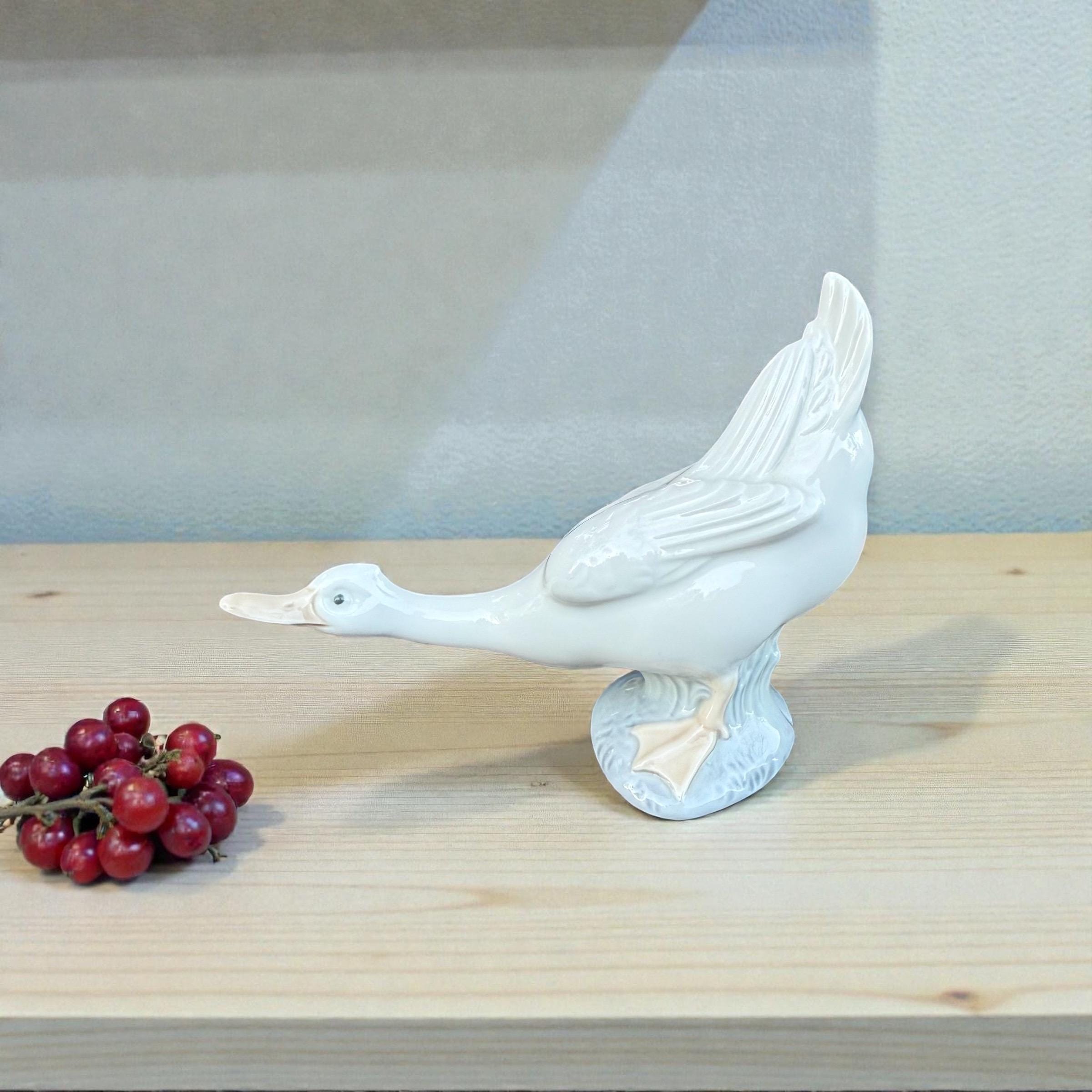 LLADRO STATUE PORCELAINE Jeune Fille Oie Et Chien Figurine