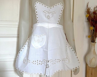 Lacy Vintage waitress Apron, white cotton French maid apron