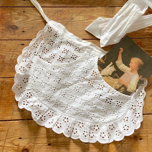 Vintage Waitress / Servant Apron, white cotton tiny half apron embroidery anglaise