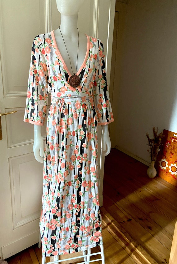 Vintage 70s Dress, Floral deep V-neck Cocktail Bo… - image 2