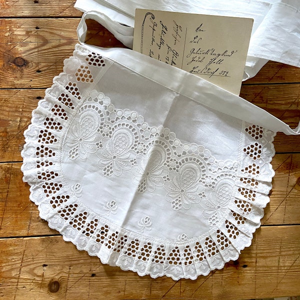 Cotton eyelet lace short apron /broderie anglaise German Cafe / French maid