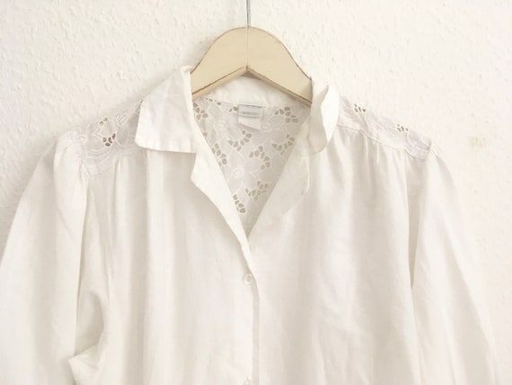 White cut out lace puff shoulder blouse / long bl… - image 3