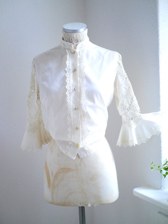 70s Folk blouse, floral lace sleeves austrian boho