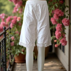 Romantic White Ruffled Cotton Bloomers, Early 1900s Eyelet Lace Vintage Summer Lounge Shorts