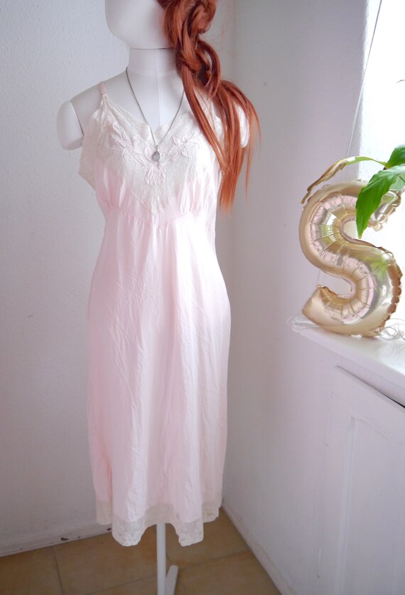 Stunning luxurious Vintage SILK SLIP dress, blush… - image 9