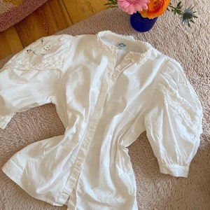 Ruffle Collar Blouse / Medium -Large / White Cotton Women&#39;s Shirt Cut out Lace  Puff Sleeves top