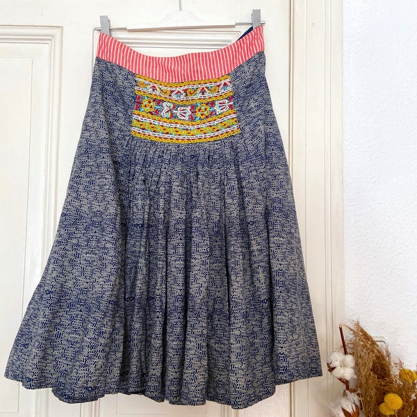 Folklore Midi Skirt with Embroideries
