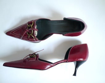 90s Y2k pointy toe pumps, gothic Lazzarini Italy spool kitten heel with clasp