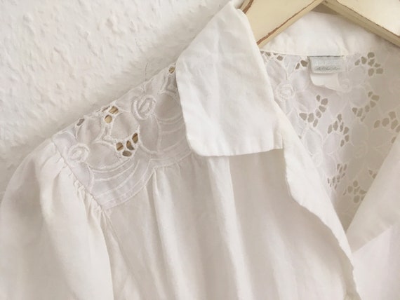 White cut out lace puff shoulder blouse / long bl… - image 9