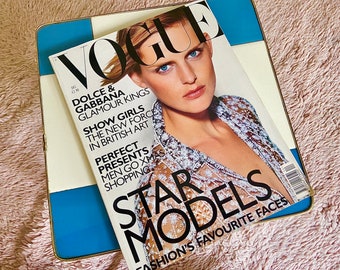 Smashing VOGUE 1997 December , UK edition, Vintage Fashion Glamour Magazine, 90s glossy with supermodels favorite faces and shooting stars